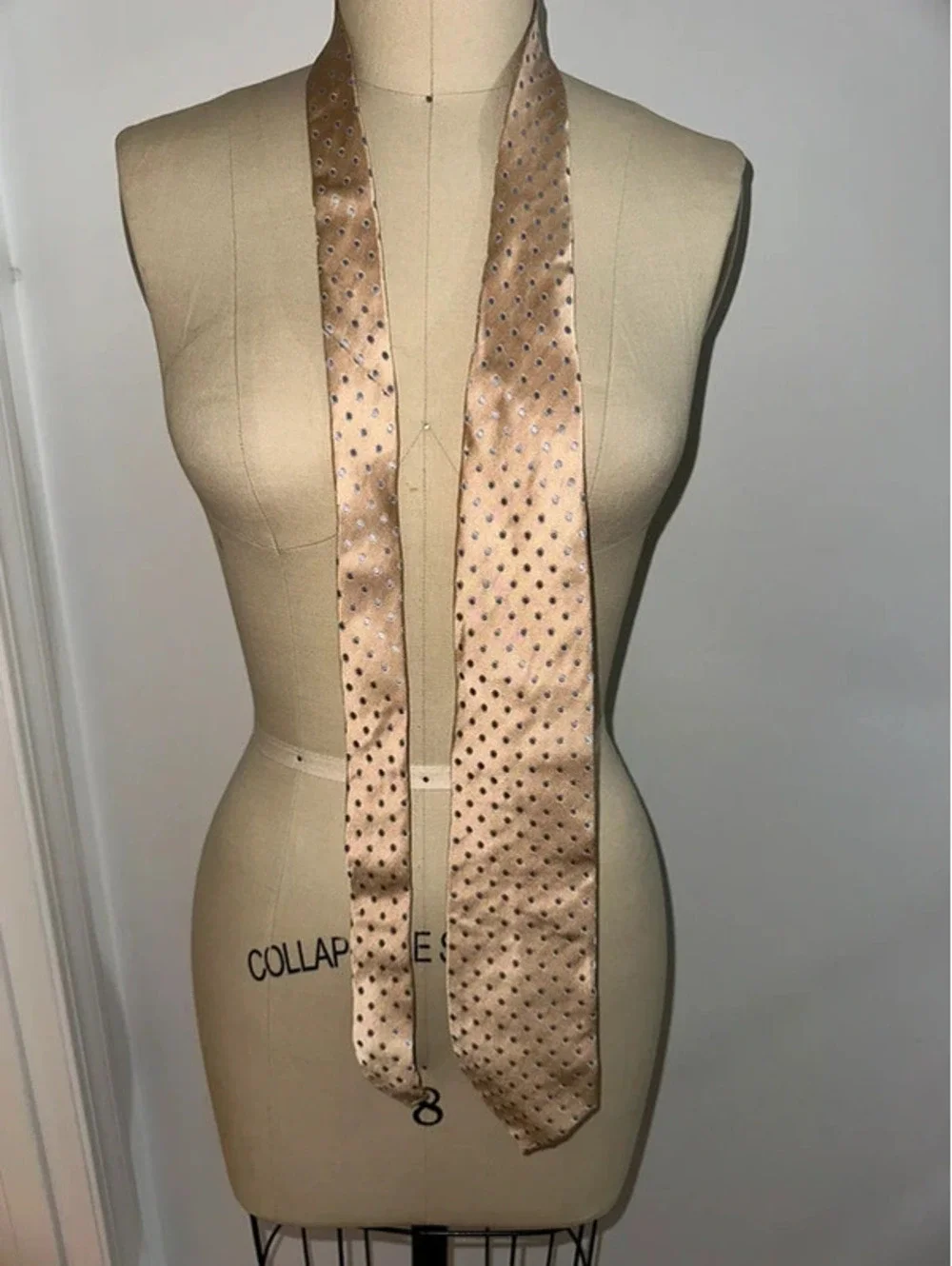 Vintage Hugo Boss 100% Silk Tie crafted in Italy
